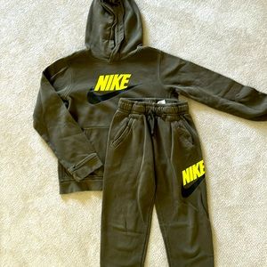 Big Nike Jogger set- hoodie sz L jogger sz S